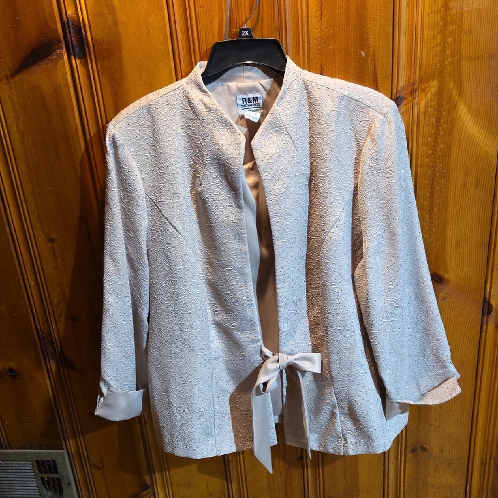 R&M Richards Cream Textured Jacket with Bow
